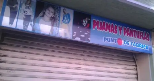 PIJAMAS Y PANTUFLAS DIAGONAL 47 SUR PIJAMAS Y PANTUFLAS DIAGONAL 47 SUR